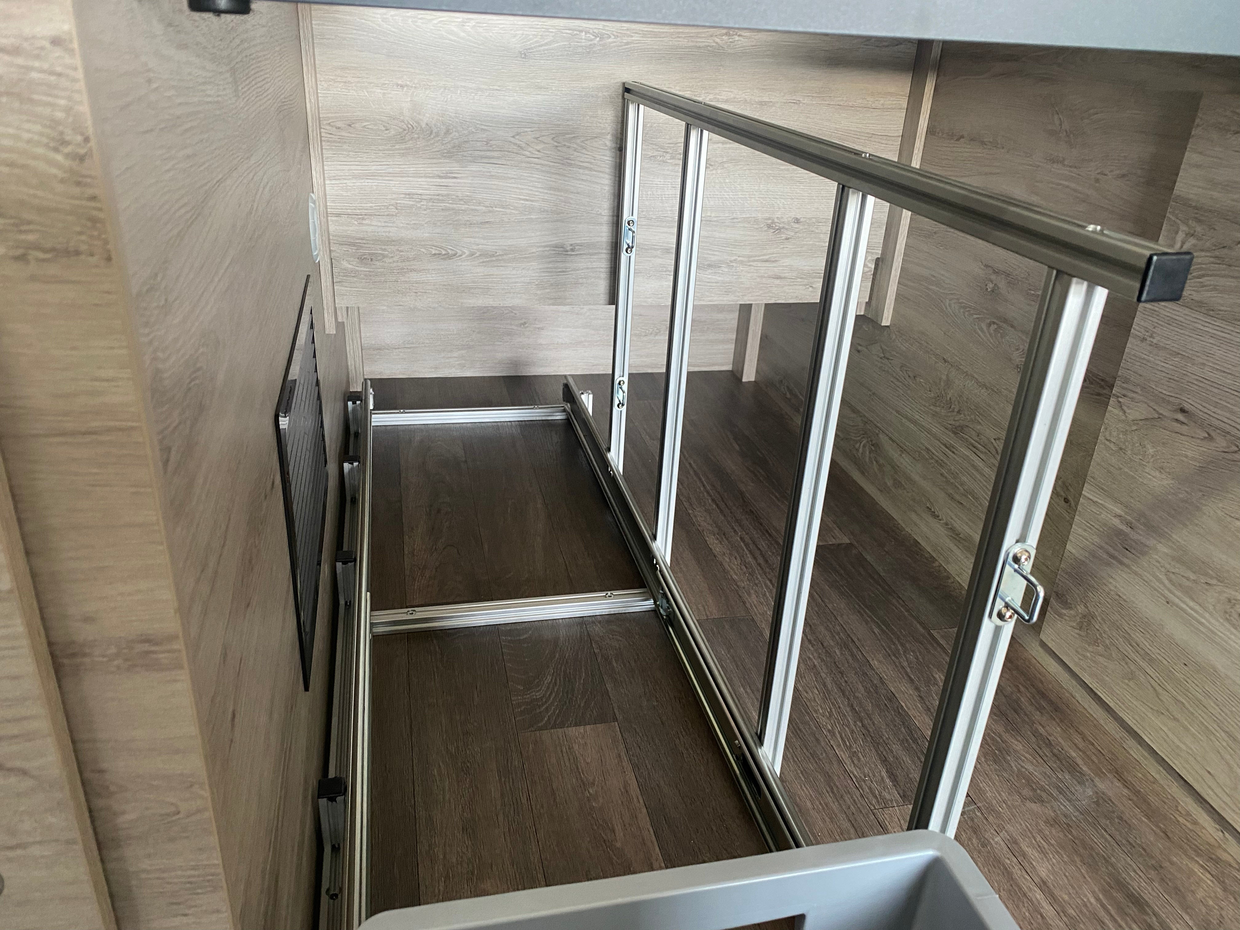 Tylny wysuw Camper Kastenwagen Standard 900mm x 400mm