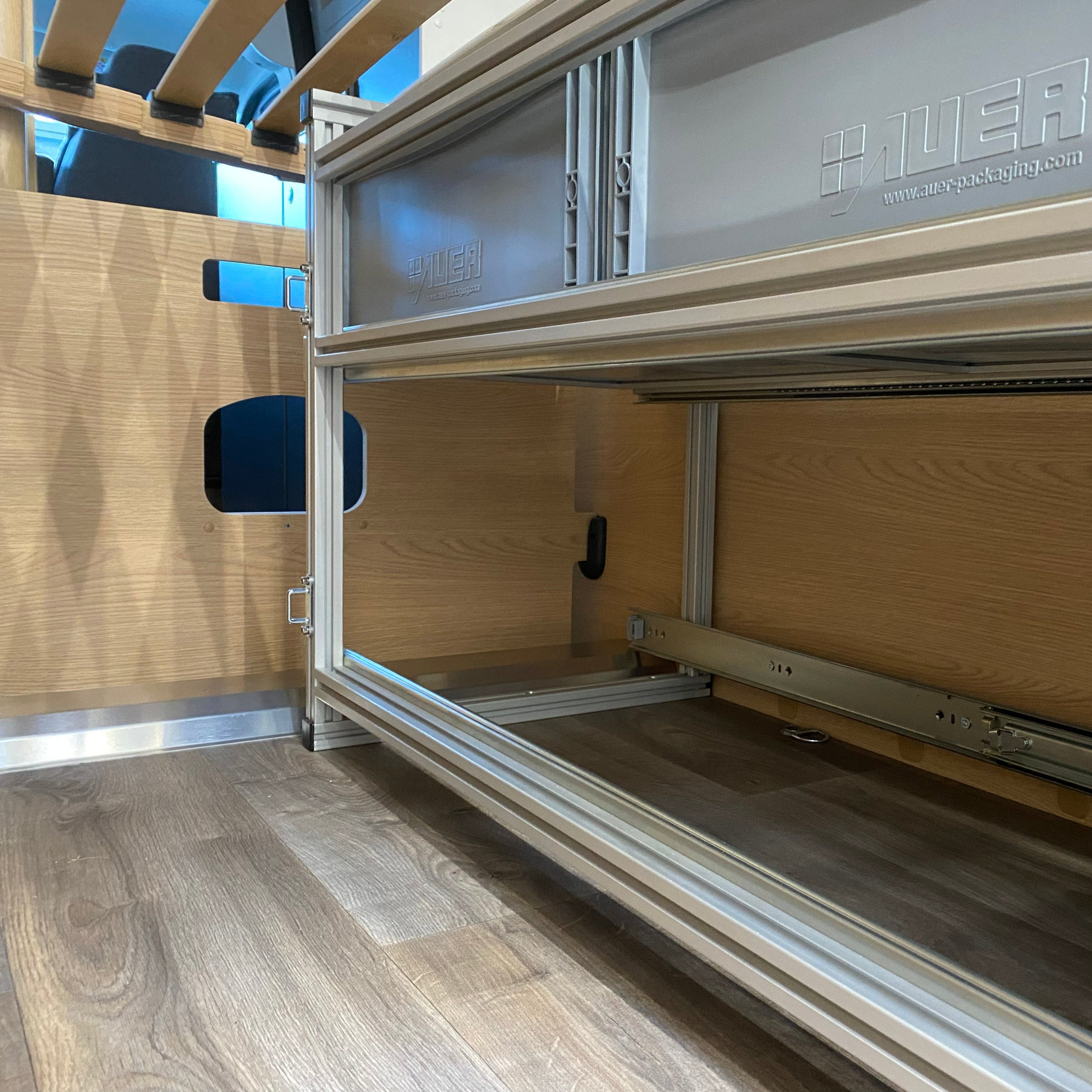 Heckauszug mit 2 Vollauszug Etagen für den Carado CV 600 - Euroboxoptimiert, stabile Konstruktion, konzipiert für den täglichen Gebrauch