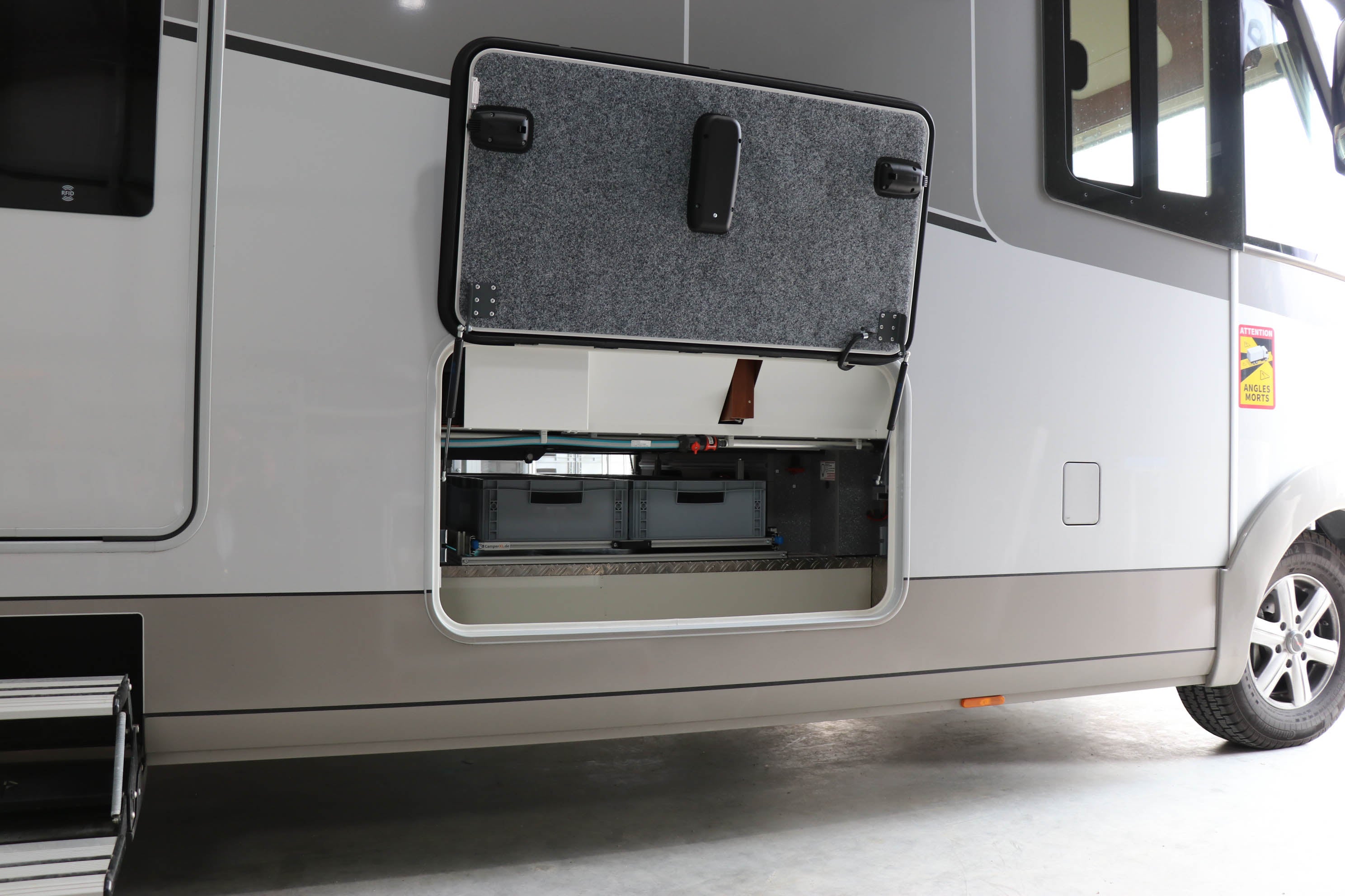 Wysuw podniesionej podłogi 1200mm x 600mm