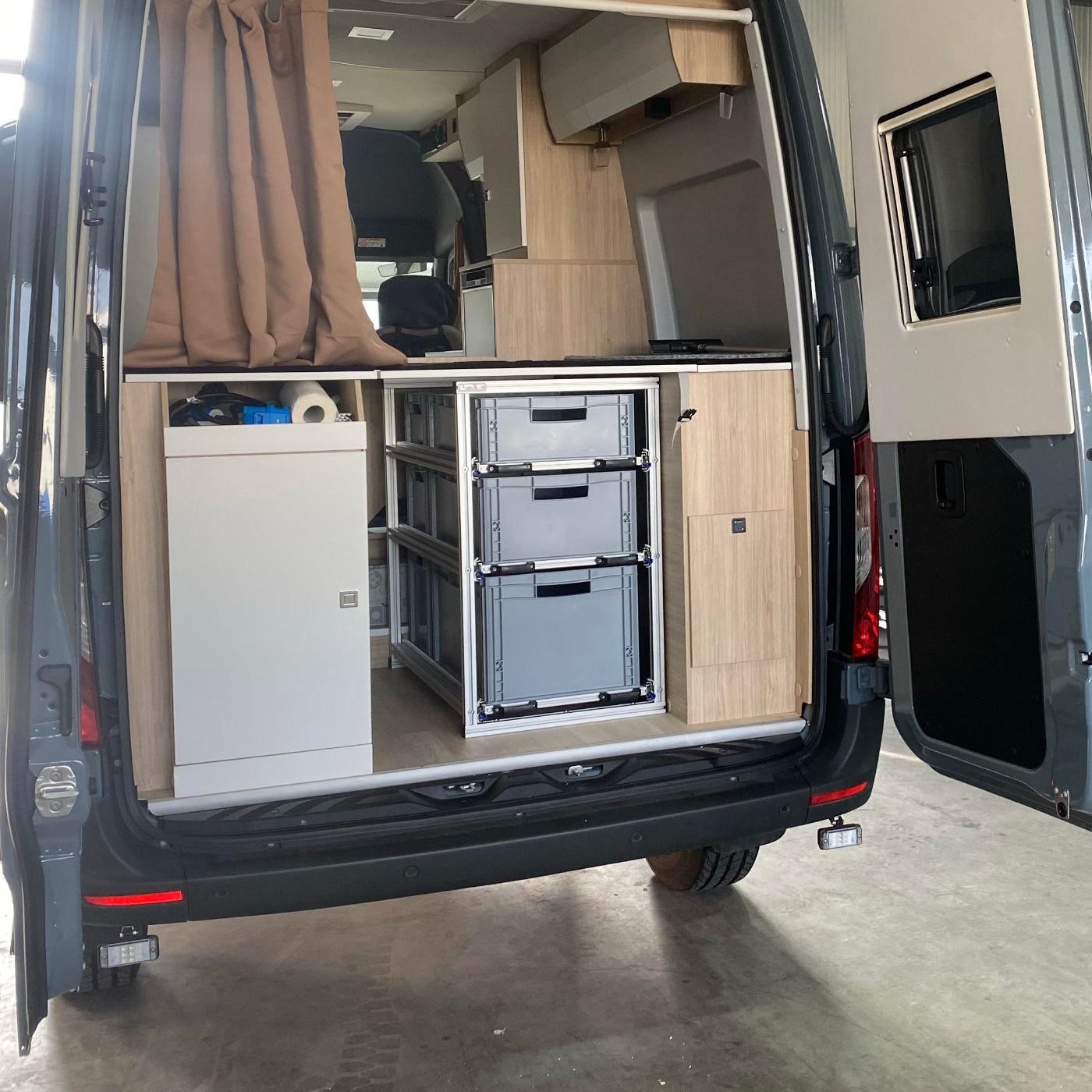 Heckgarage FRANKIA Yucon 6.0 BD mit Auszug und Euroboxen